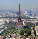 Paris-Eiffelturm und Marsfeld